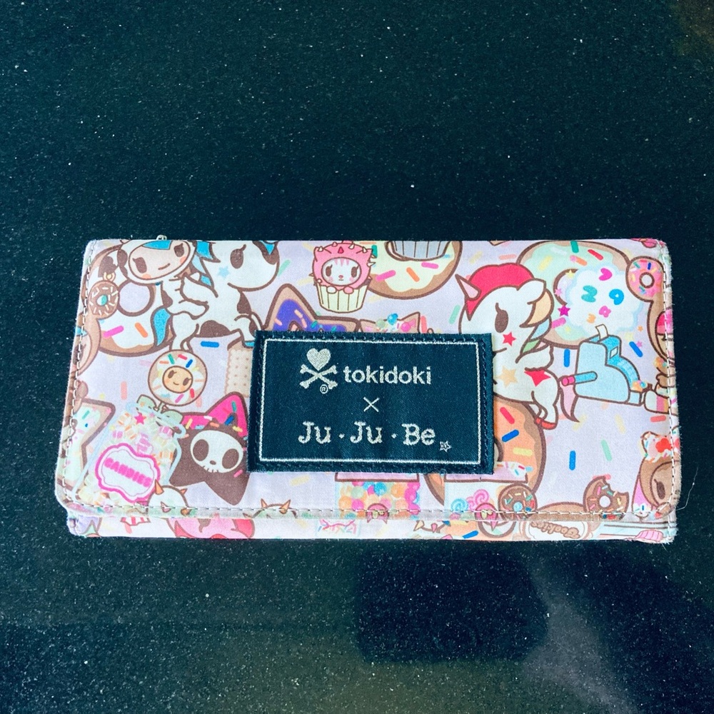 🍭 Tokidoki JuJuBe Spendy Donutella tri fold Wallet